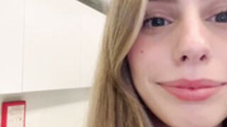 Barbiegirl twitch and friends cooking