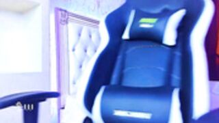 haeun_lee pees w/ dildo in A LOT from @15:15 for 1 min