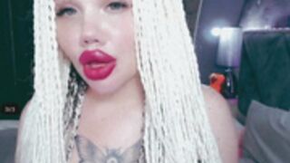 LiyaMensi 2022-08-20_19-05-54