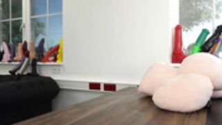 siswet huge green anal