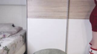 alycetn - moving her SEXY body