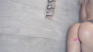 Mia.Middleton shower