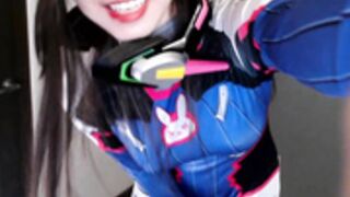 Minarocket_ Dva plays with her dildo