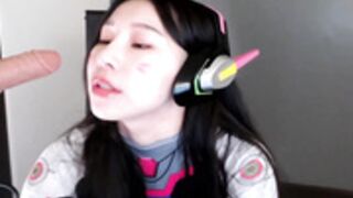 Minarocket_ Dva plays with her dildo