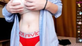 Georgiaterri webcam playing boobs through bra