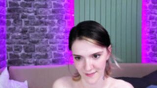 Raypeach nude behind pillow 2022-08-17 (2)