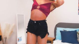 ALLICYA ~ HotCamsClub Muscle Babe Hot Dance