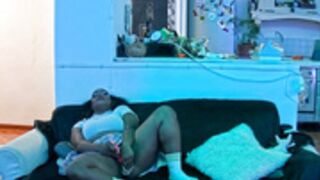 Masha black guest hot dildo bate on sofa