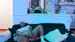 Masha black guest hot dildo bate on sofa