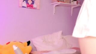 amy_murr wearing white shorts