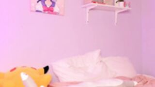 amy_murr wearing white shorts