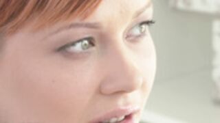 Naprcana Lucie  zrcka czech