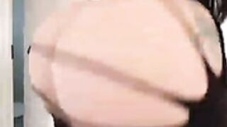 Nickiibaby Big Booty Clapping