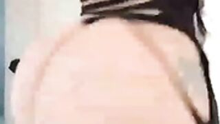 Nickiibaby Big Booty Clapping