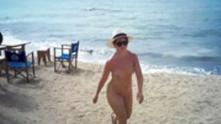 Lily_is_naked:in the beach