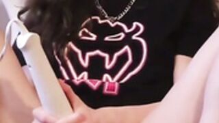 Hannahowo masturbate