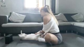 ebworld training her abs