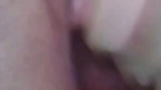 Cami Guzmi masturbandose