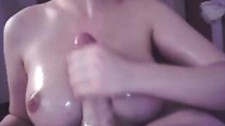 Sborrata  sulle  tette