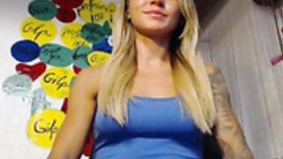 athletic blonde webcam