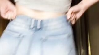 Pendeja muestra el orto