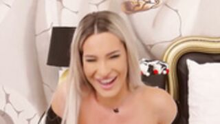 Audreyell boobie tease