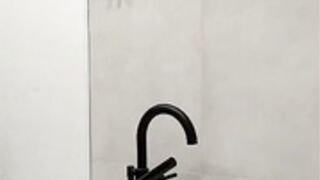 HannahOwO taking a bath POV OnlyFansPPV