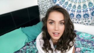 Ana de armas uma jolie