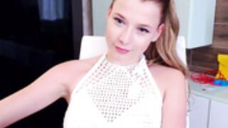 momiamhere's Cam Show 24_05_2017