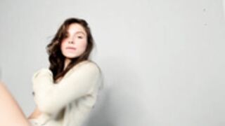 Vivi_Beam Breast Peek at 18:30 (NN)