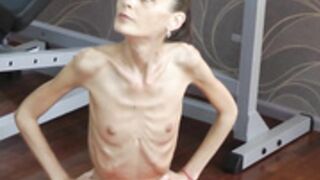 anorexic Denisa 8t00440