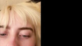 Billie Eilish shakes her titty