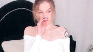 polly-moore_2022-09-04 cute funny