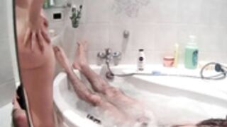 Masha and Sasha Blowjob In Tub