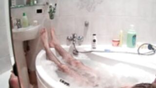 Masha and Sasha Blowjob In Tub