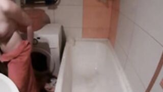 Maya Naked In Bathroom RealLifeCam