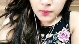 Khushi ke pal bedroom me