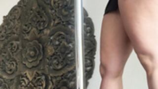 Siri Dahl Sexy Pole Dance Attempt
