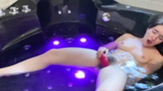 RAVEN IVE SURPRISE SQUIRT !