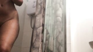 Preeti young shower 2