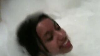 Lupe Fuentes bath 2