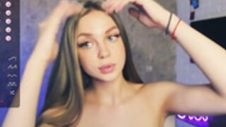 Lol1_lovelali nipple slip