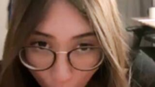 he records his cute girlfriend doing blowjob