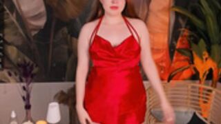 luna_frei downblouse oops tit flash