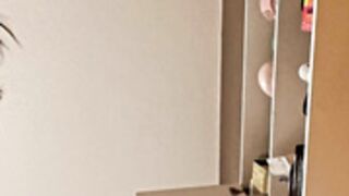 Lindi Nunziato Underboobs