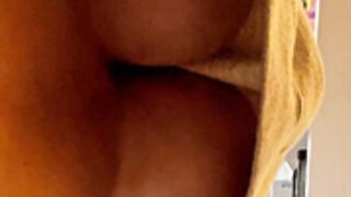 Lindi Nunziato Underboobs