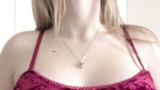 ROSIKARTERKISS BOOBS