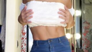 Steffy Moreno Gets Naked