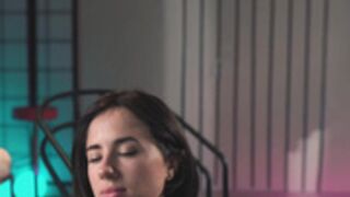 a_r_t_e_j_o_n_e_s bondage