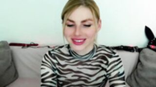 Валерия Токарская 10.22 шлюха вернулась сосать в работу